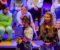 ROCKESOKK: Femteklassingen Johanna (t.v.) var programleder sammen med klassevenninnen Anna da Roligheden skole markerte verdensdagen for Downs syndrom tirsdag. Foto: Esben Holm Eskelund